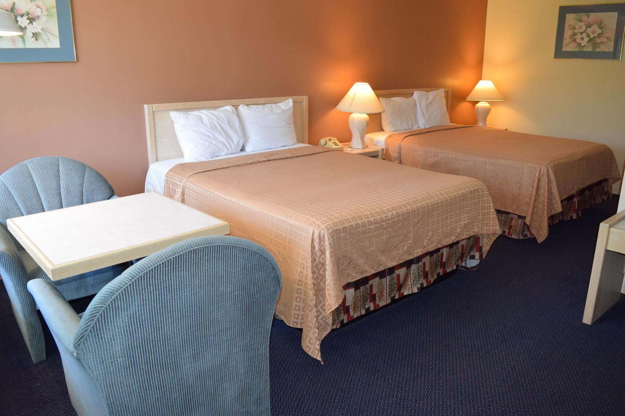 Valley Oaks Motel 2*
