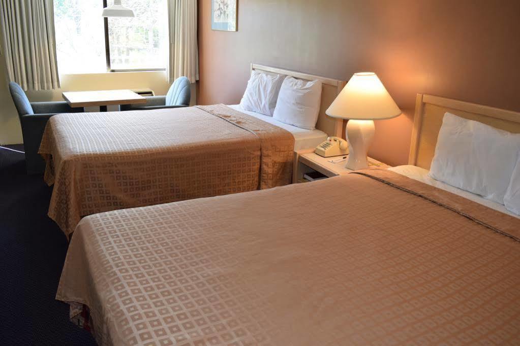 Motel Valley Oaks 2*
